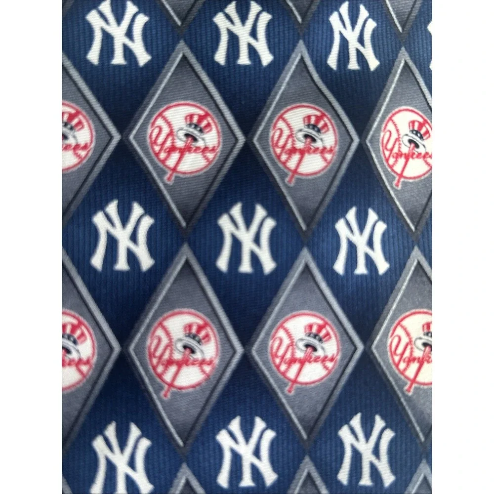 MLB Major League Baseball By Eagle Neckwear Mens NY Yankees All Over Neck Tie
